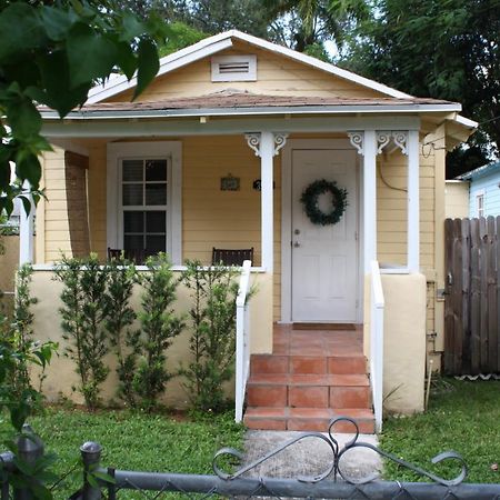 Key West Style Historic Home In Coconut Grove Florida The Yellow House Miami Extérieur photo