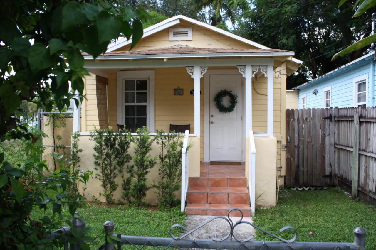 Key West Style Historic Home In Coconut Grove Florida The Yellow House Miami Extérieur photo