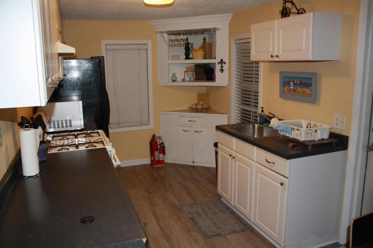 Key West Style Historic Home In Coconut Grove Florida The Yellow House Miami Extérieur photo