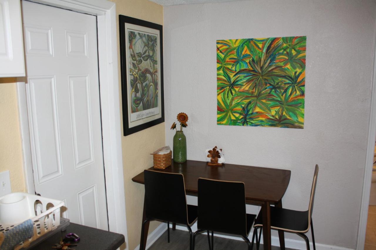 Key West Style Historic Home In Coconut Grove Florida The Yellow House Miami Extérieur photo